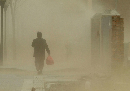 大気汚染 中国 原因 健康被害 予防対策 黄砂 ＰＭ2.5 喘息 マスク 空気清浄機